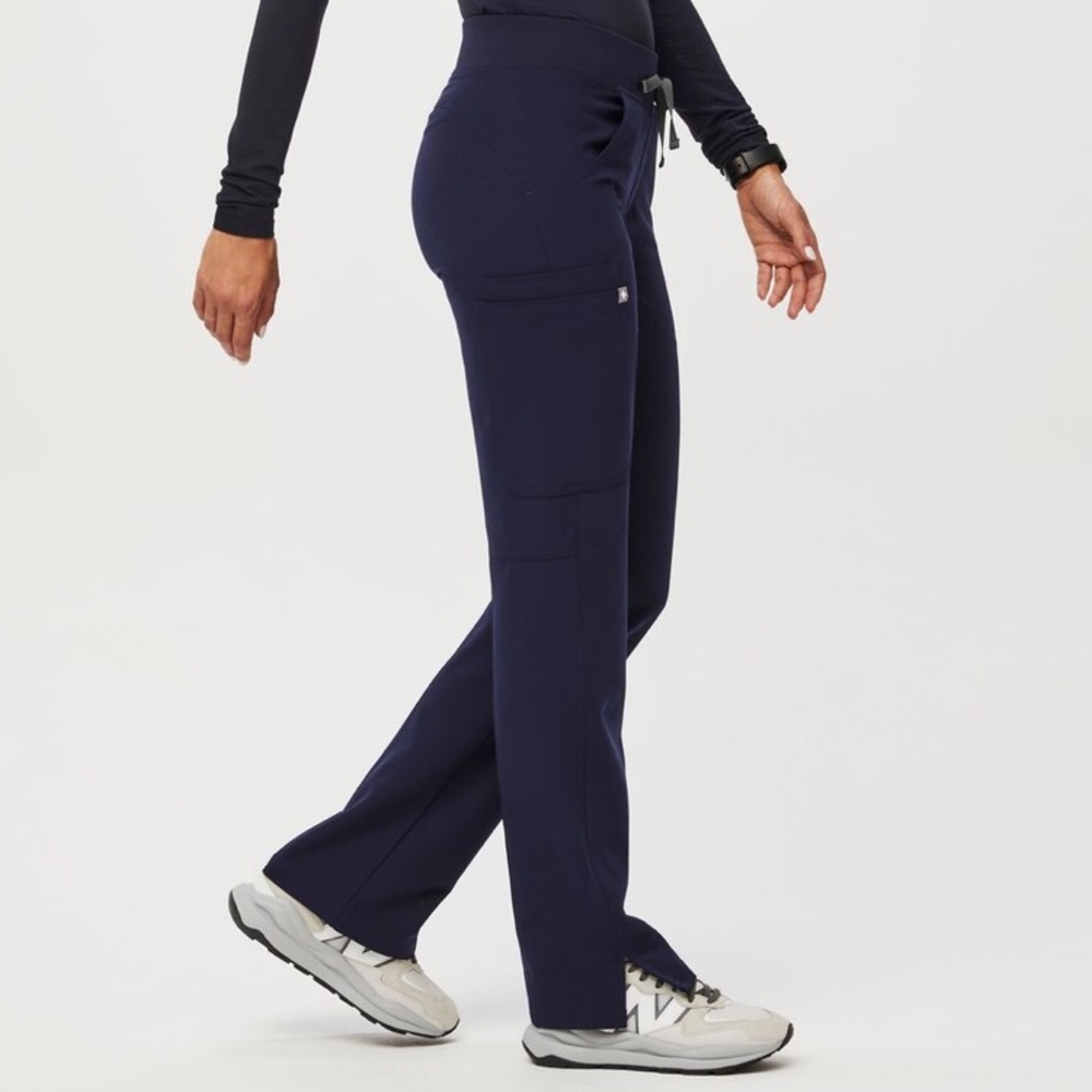 FIGS Kade™ Cargo Scrub Pants In Navy